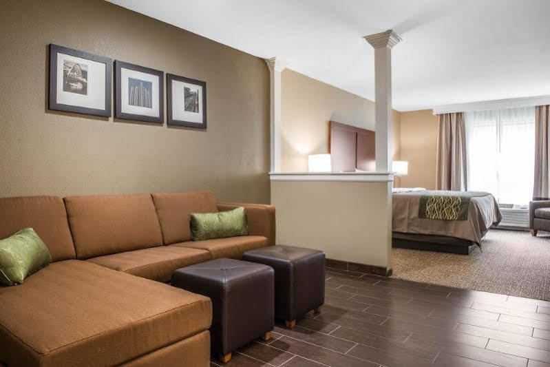 Comfort Inn & Suites Pittsburgh Esterno foto