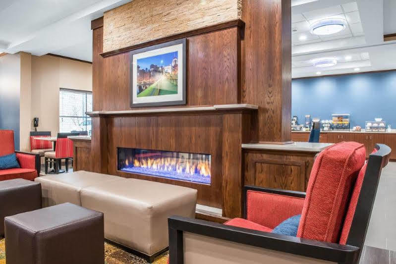 Comfort Inn & Suites Pittsburgh Esterno foto